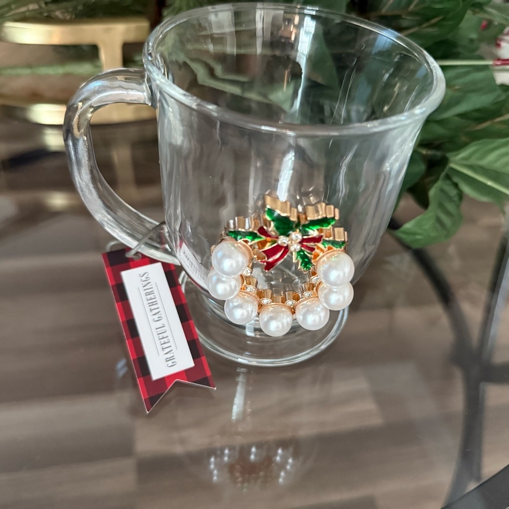 Holiday Wreath Glass Mug - Picture 2 of 11